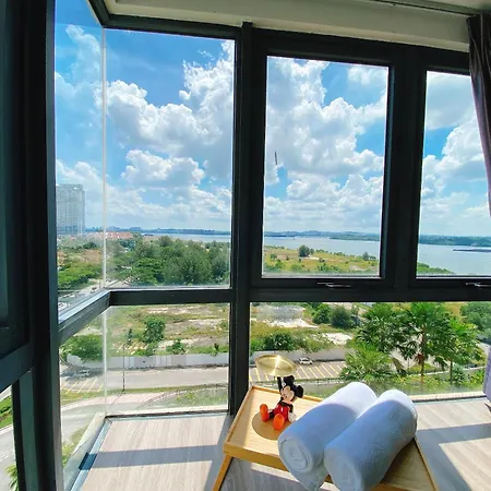 Scenic Country Garden Danga Bay By Lions Bay Apartment Johor Bahru Room photo