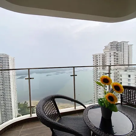 Scenic Country Garden Danga Bay By Lions Bay Apartment Johor Bahru Room photo