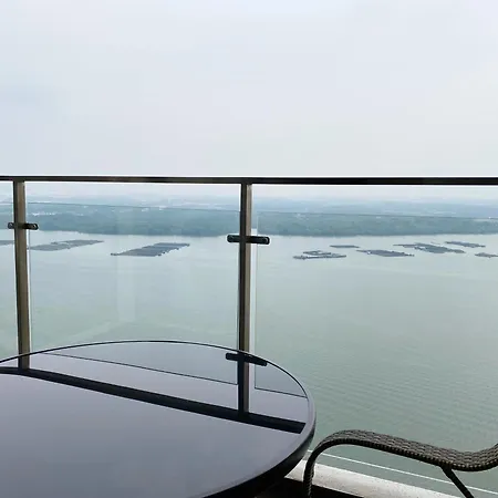 Scenic Country Garden Danga Bay By Lions Bay Apartment Johor Bahru Room photo