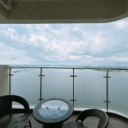 Scenic Country Garden Danga Bay By Lions Bay Apartment Johor Bahru Room photo
