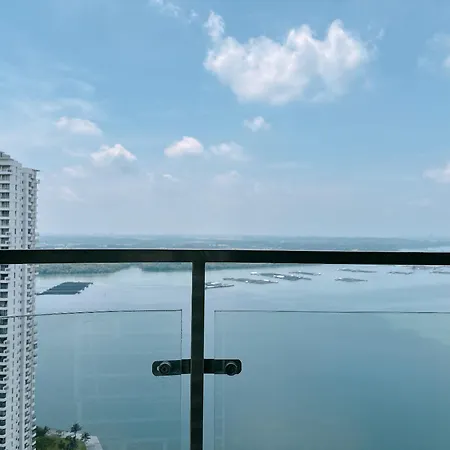 Scenic Country Garden Danga Bay By Lions Bay Apartment Johor Bahru Room photo