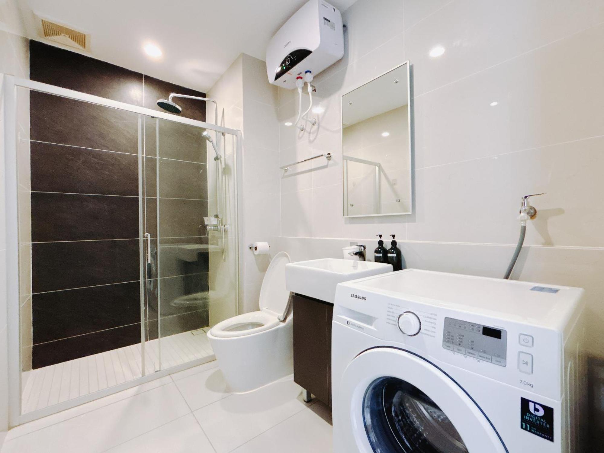 Apartment Scenic Country Garden Danga Bay By Lions Bay *