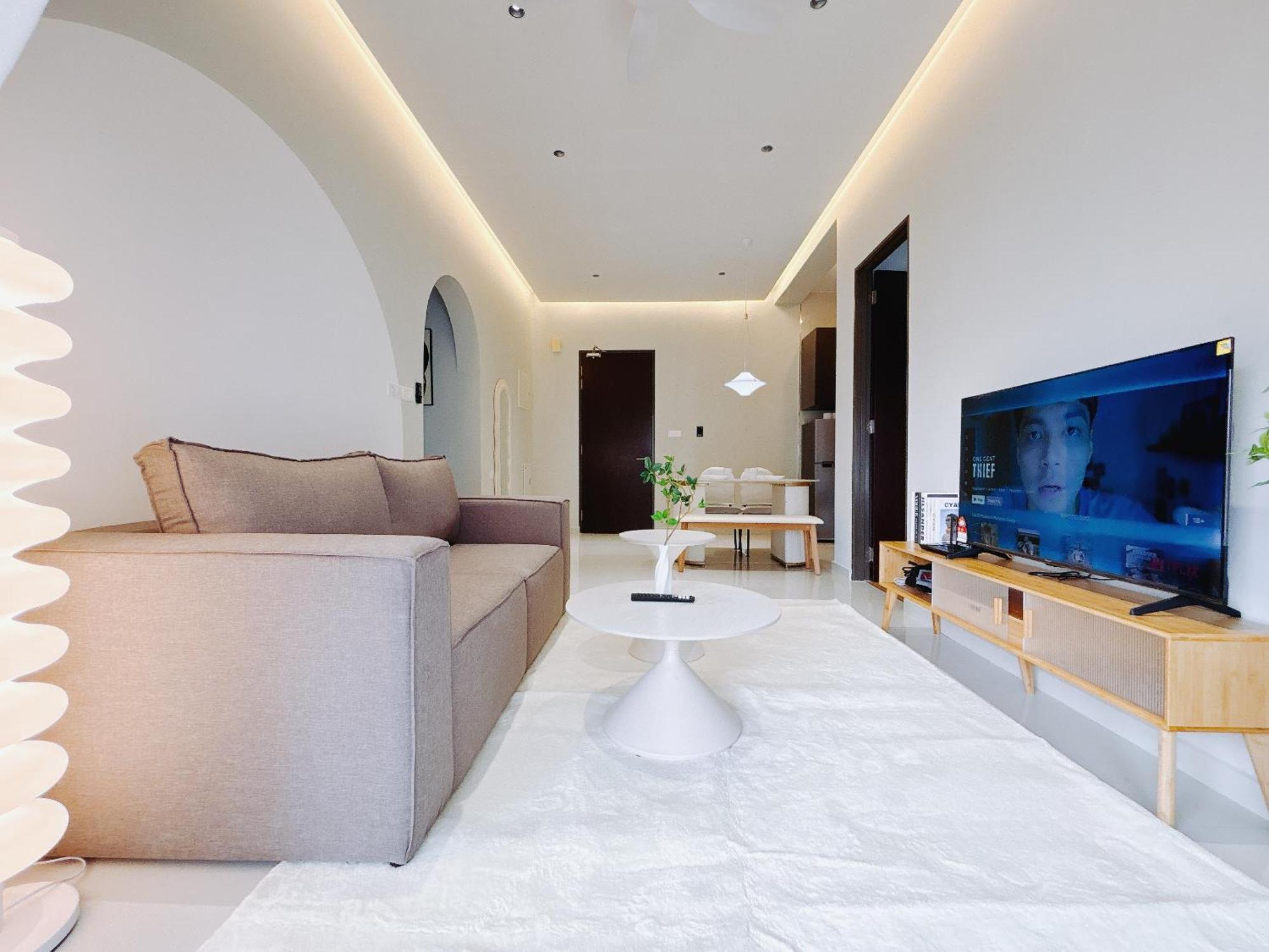 Apartment Scenic Country Garden Danga Bay By Lions Bay