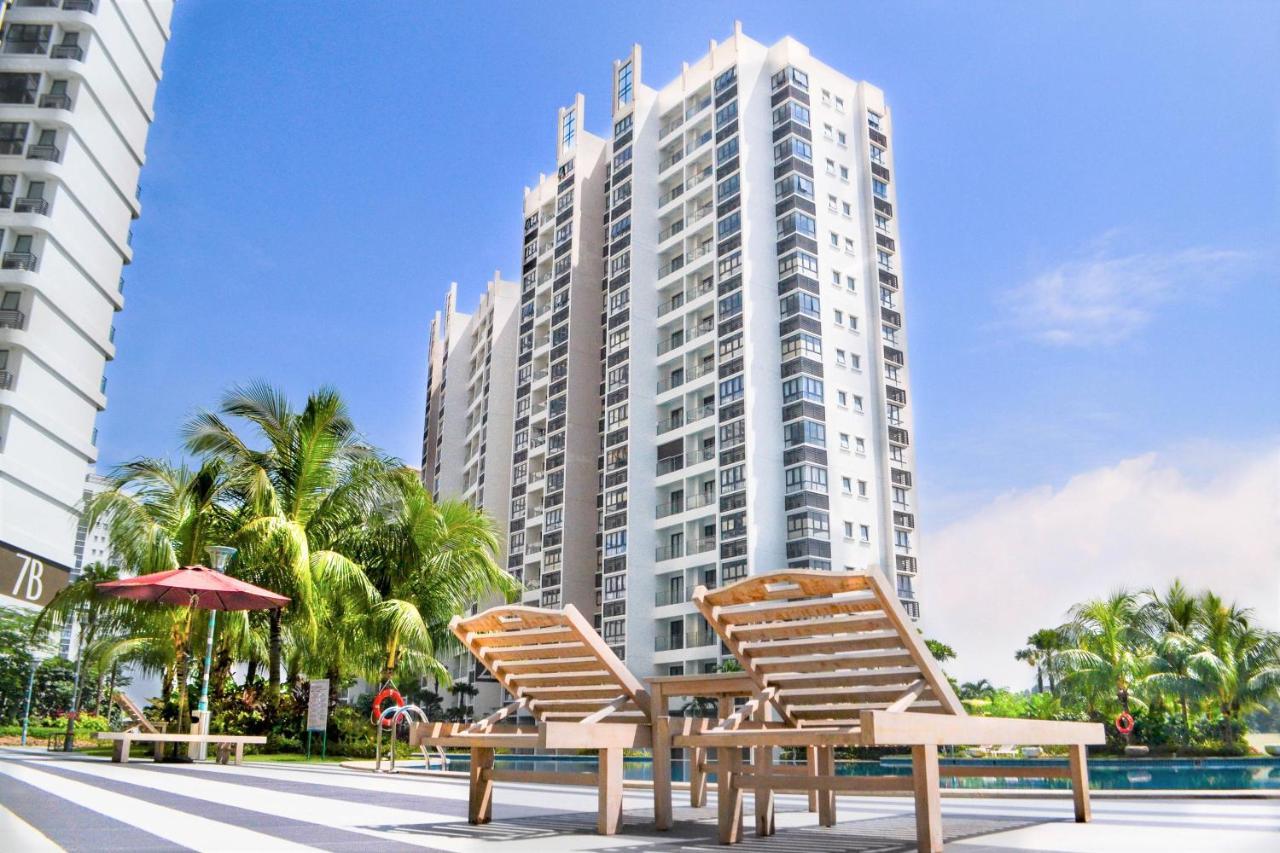 Apartment Scenic Country Garden Danga Bay By Lions Bay *