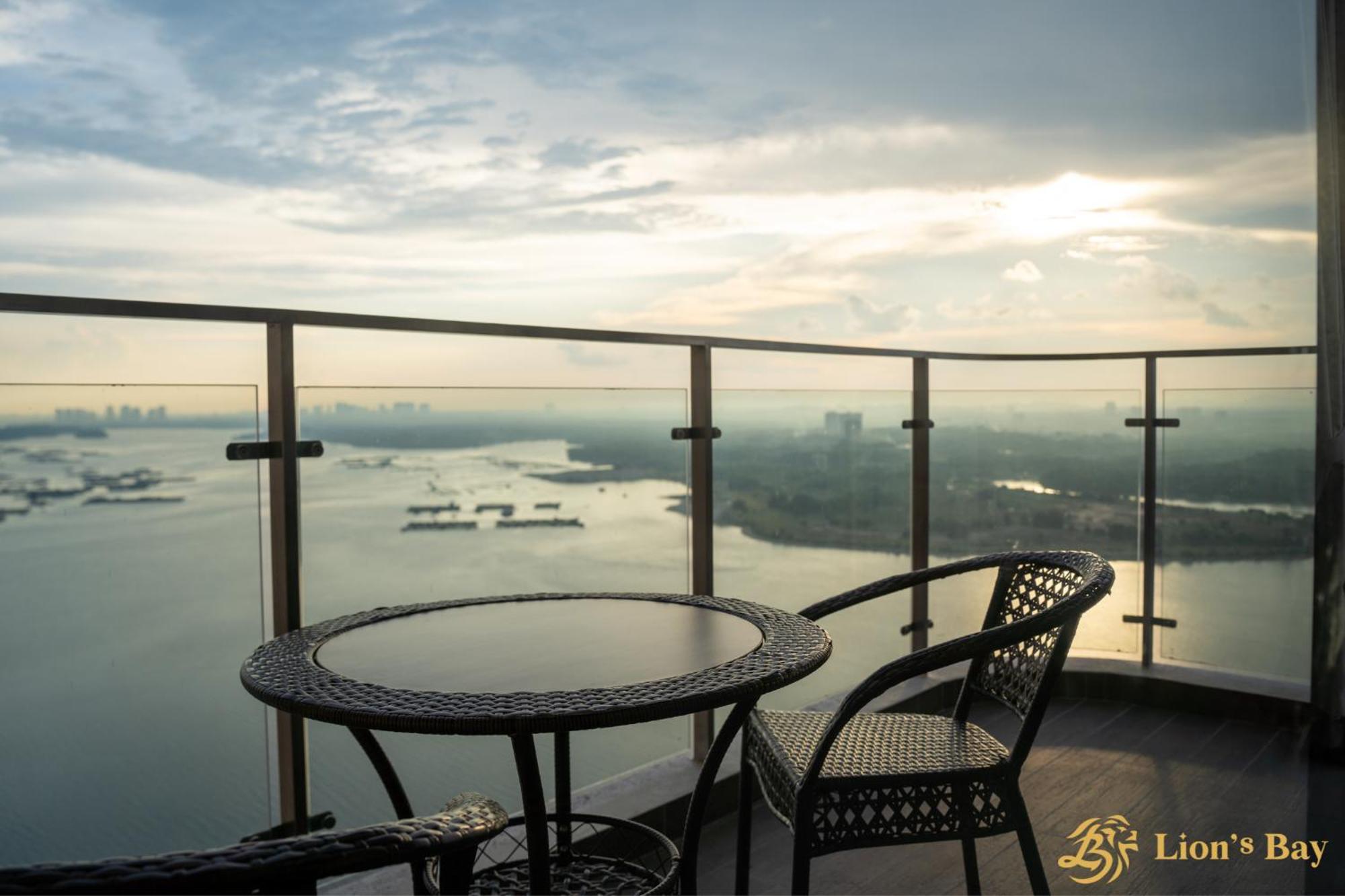 Scenic Country Garden Danga Bay By Lions Bay Apartment