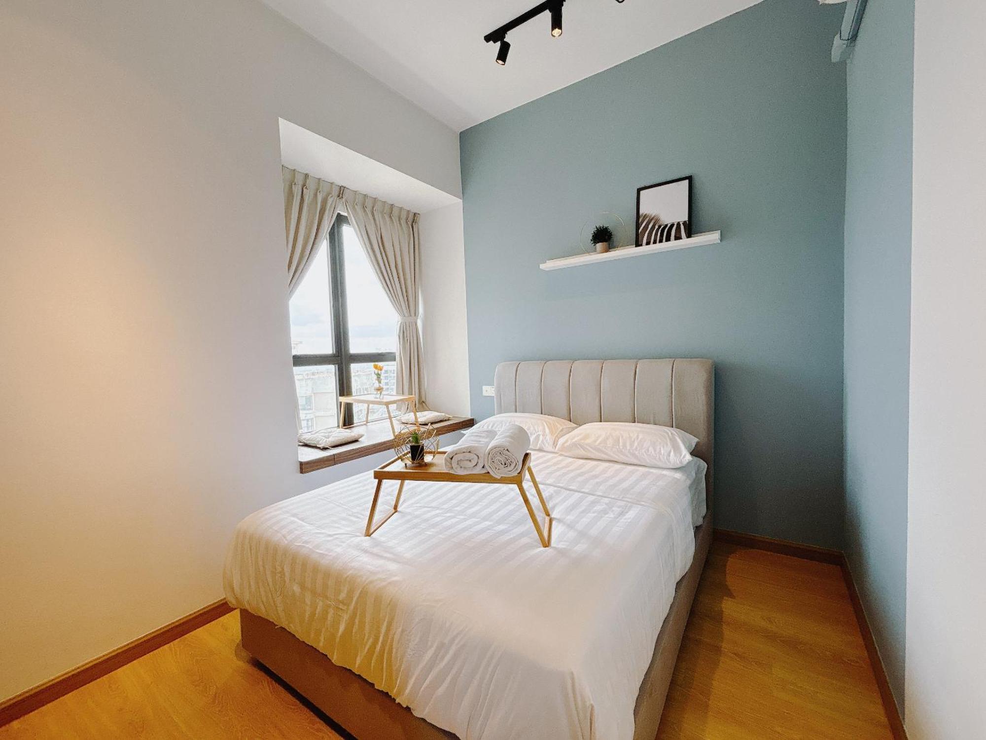 Scenic Country Garden Danga Bay By Lions Bay Apartment