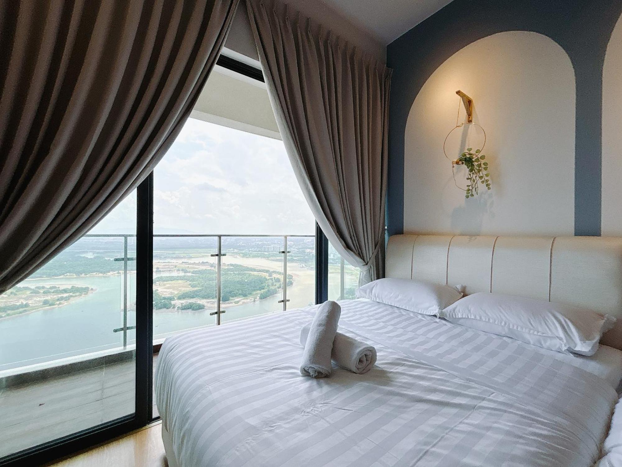 Apartment Scenic Country Garden Danga Bay By Lions Bay Johor Bahru