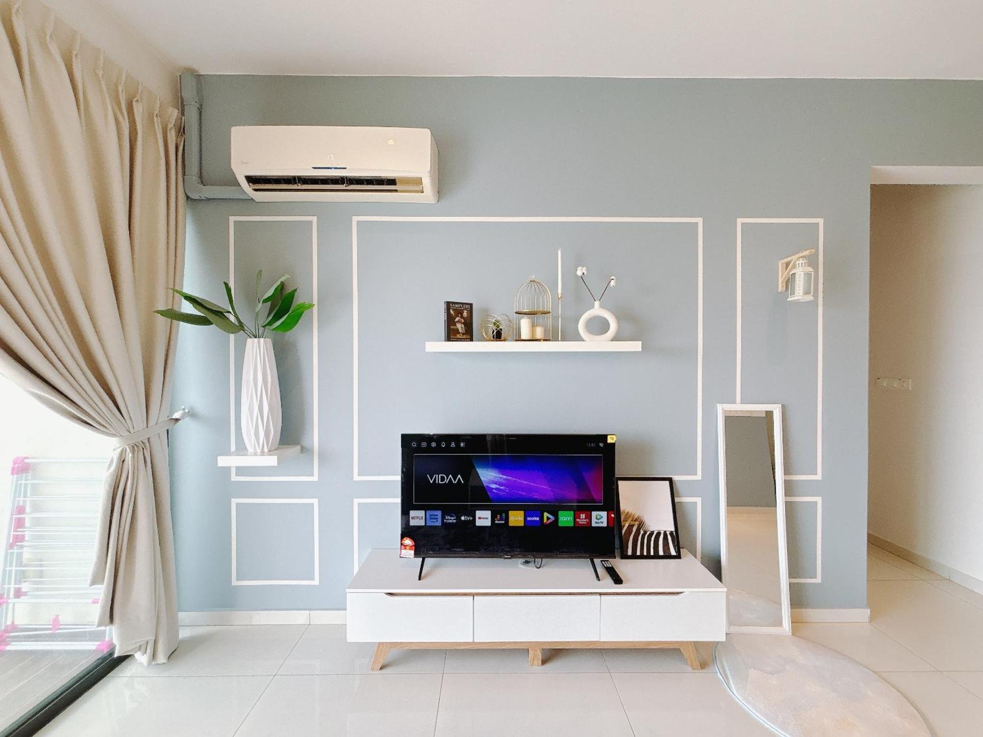 Apartment Scenic Country Garden Danga Bay By Lions Bay