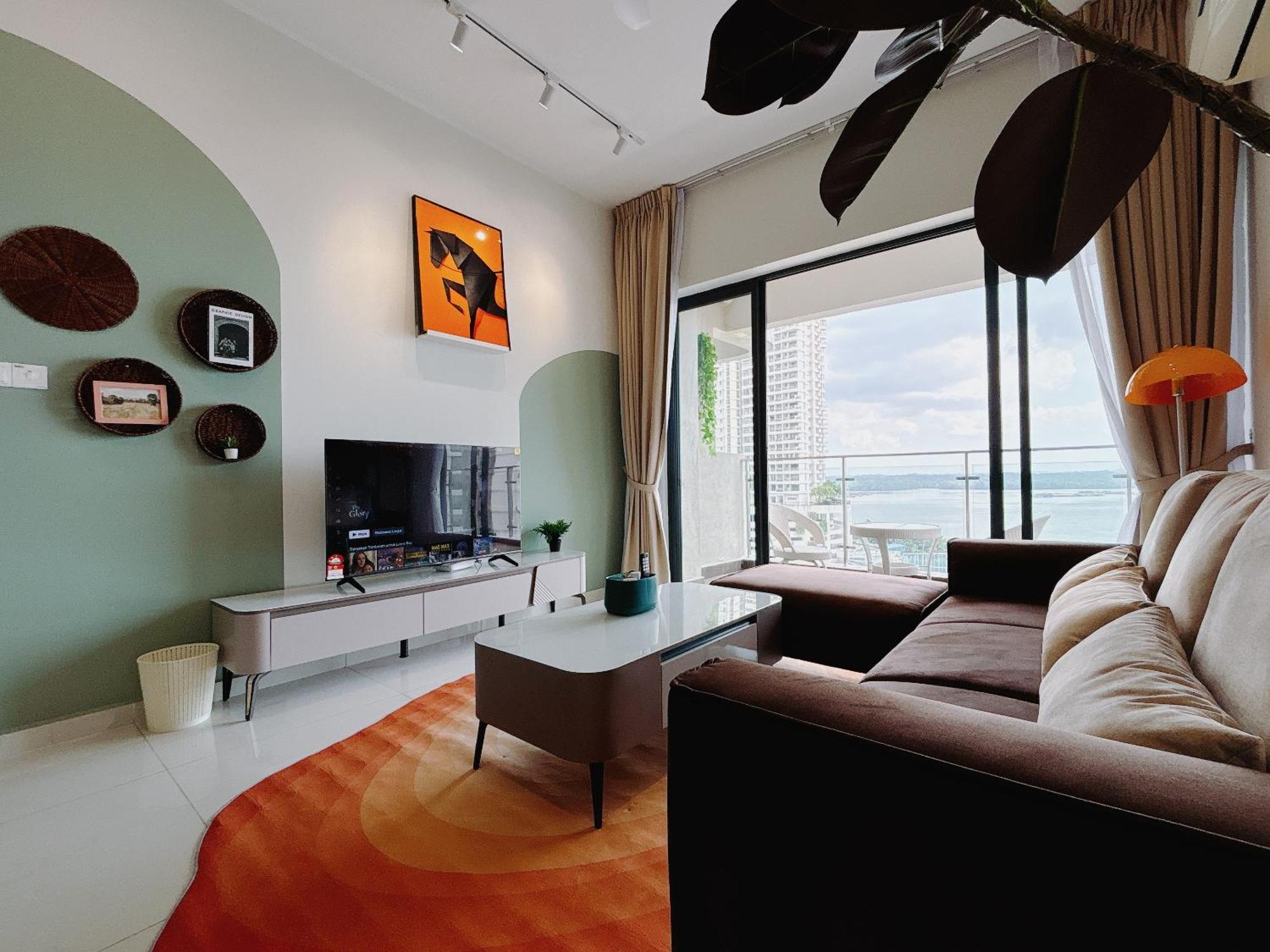 Apartment Scenic Country Garden Danga Bay By Lions Bay *