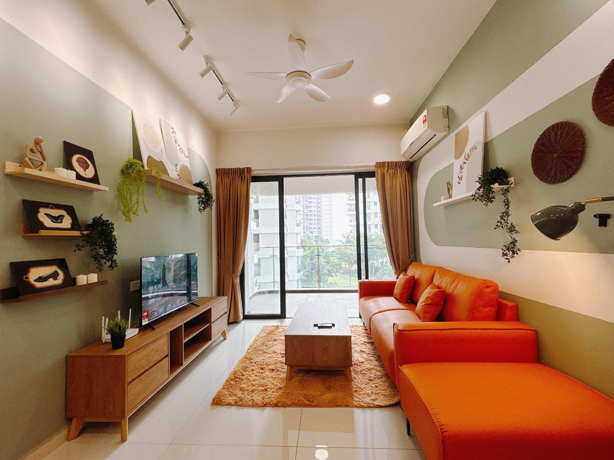 Scenic Country Garden Danga Bay By Lions Bay Apartment *