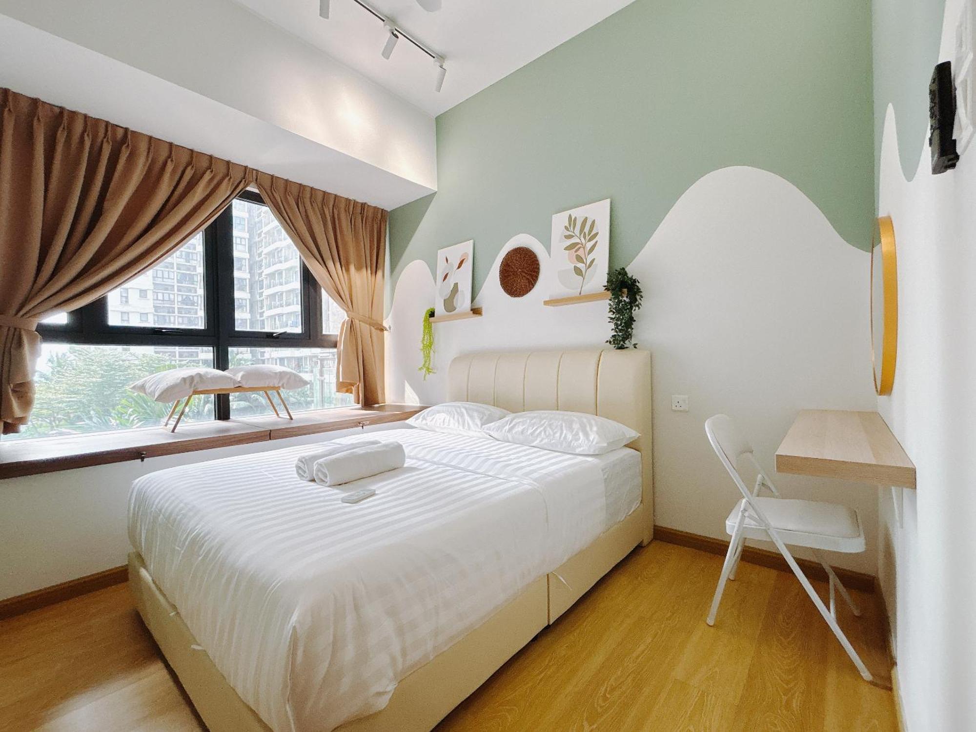 Scenic Country Garden Danga Bay By Lions Bay Apartment
