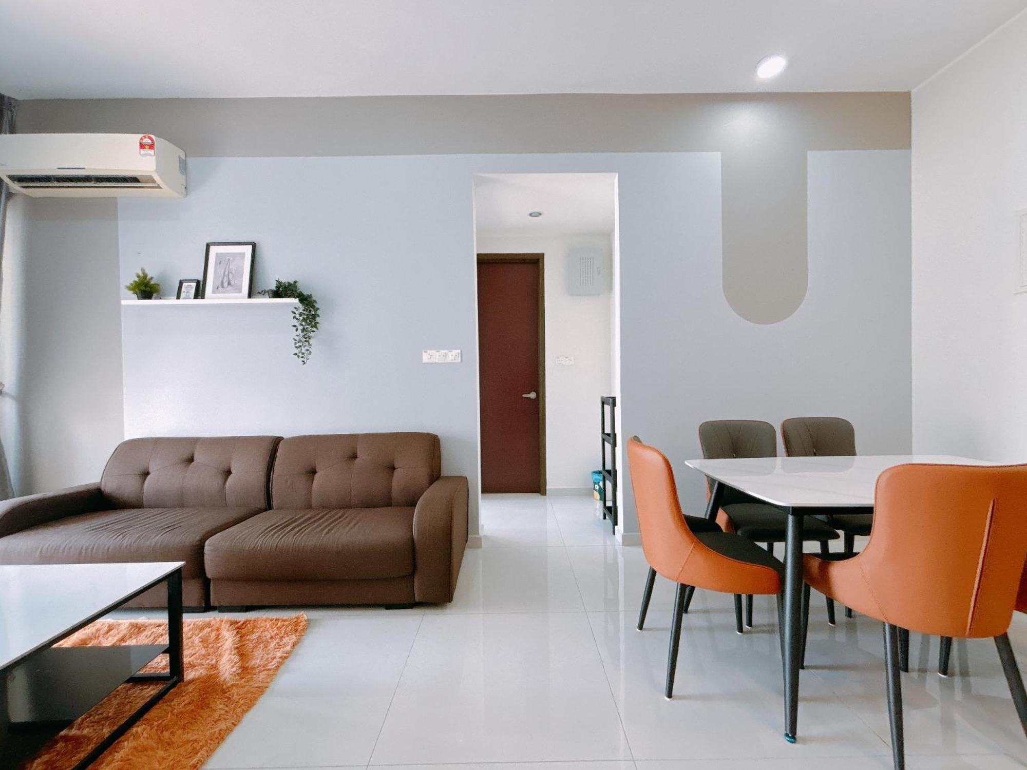 Apartment Scenic Country Garden Danga Bay By Lions Bay
