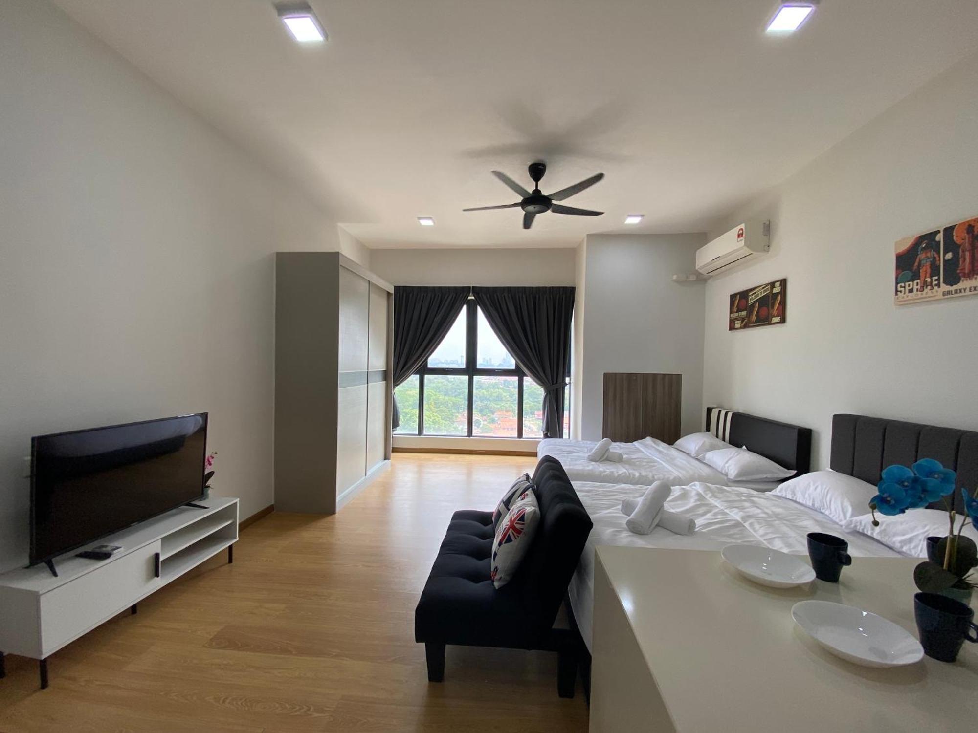 Scenic Country Garden Danga Bay By Lions Bay Apartment *